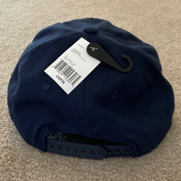 baseball hat with wine glass, new condition - Picture 4 of 5